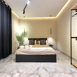 Falco Boutique With Jacuzzi Apartment